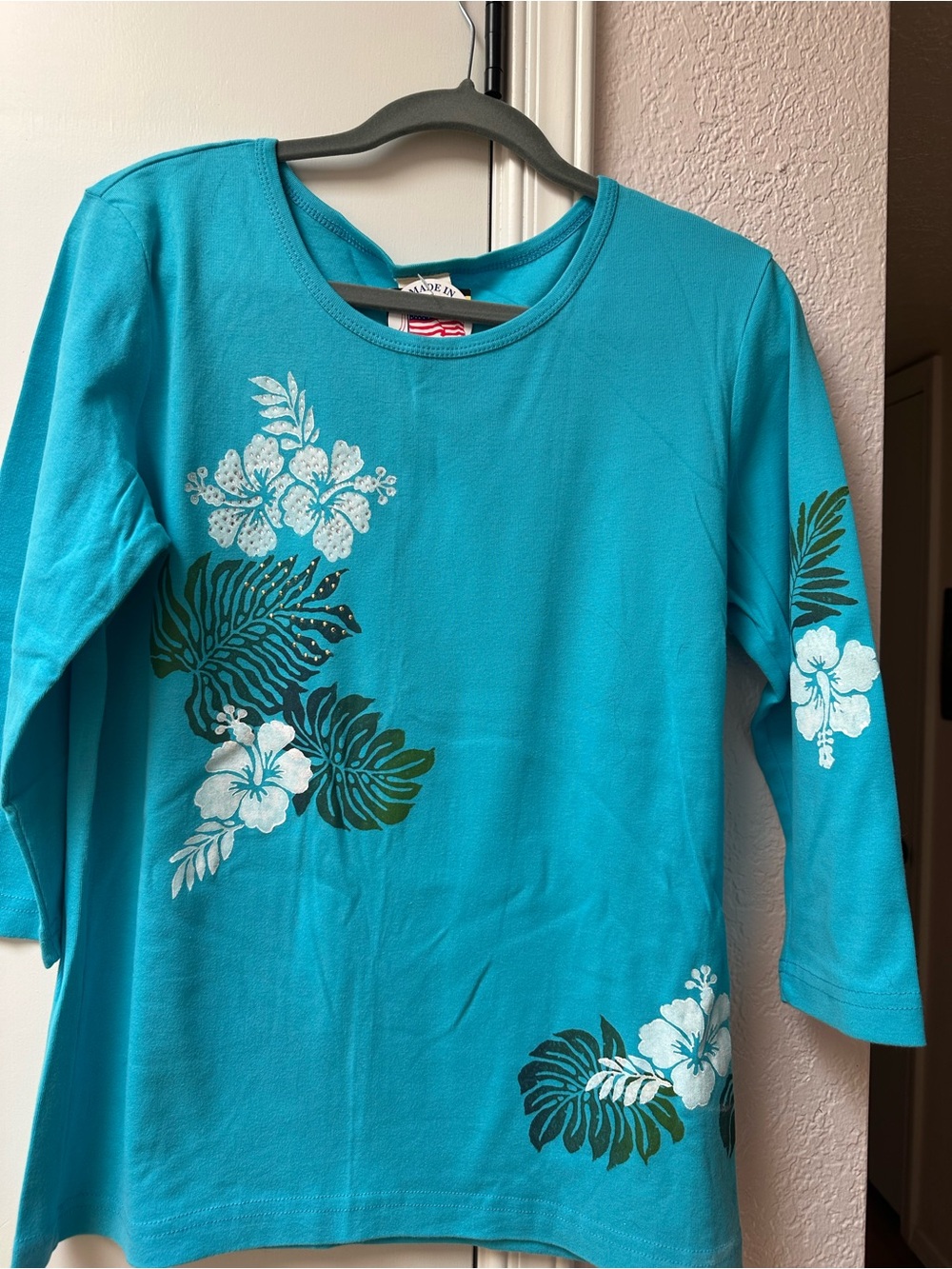 Women’s Turquoise Floral Long-Sleeve Top